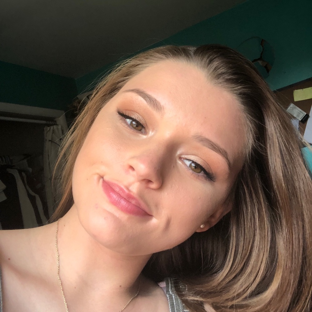 Meet your Posher, Katelyn